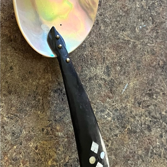 Victorian Mother of Pearl and Horn Serving Spoon.l - Picture 2 of 2